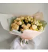 Монобукет из 19 кустовых роз Молочное Суфле  1