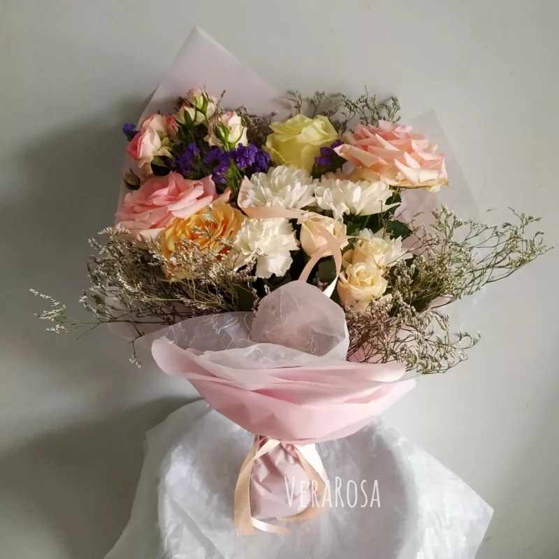 Mix роз и хризантем «Моей любимой Маме» 1