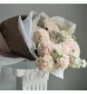 Букет из медовой маттиолы и диантусов  3