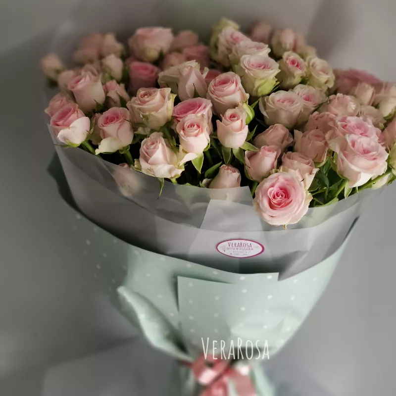 Монобукет из 19 кустовых роз Розовый лепесток