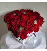 Белоснежное сердце с бордовыми розами Любовь  2