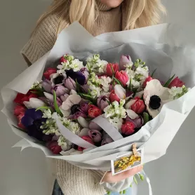 Букет Тюльпаны и анемоны от интернет-магазина «VeraRosa»