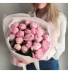 Букет из 19 пионов