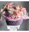 Корзина с розами и гортензиями