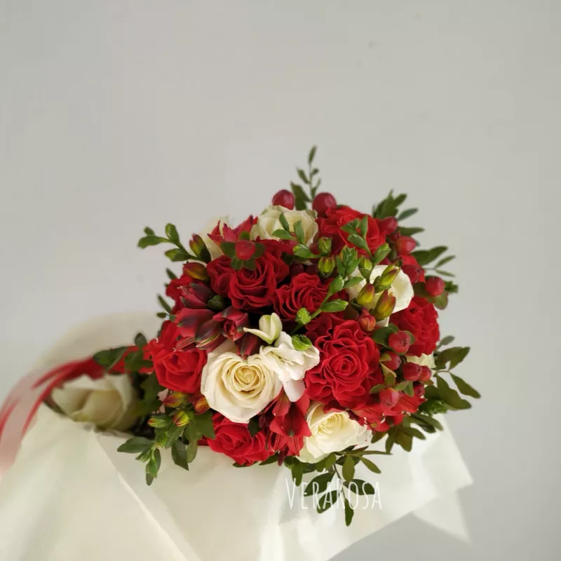Букет невесты с розами «Сильвия» 1