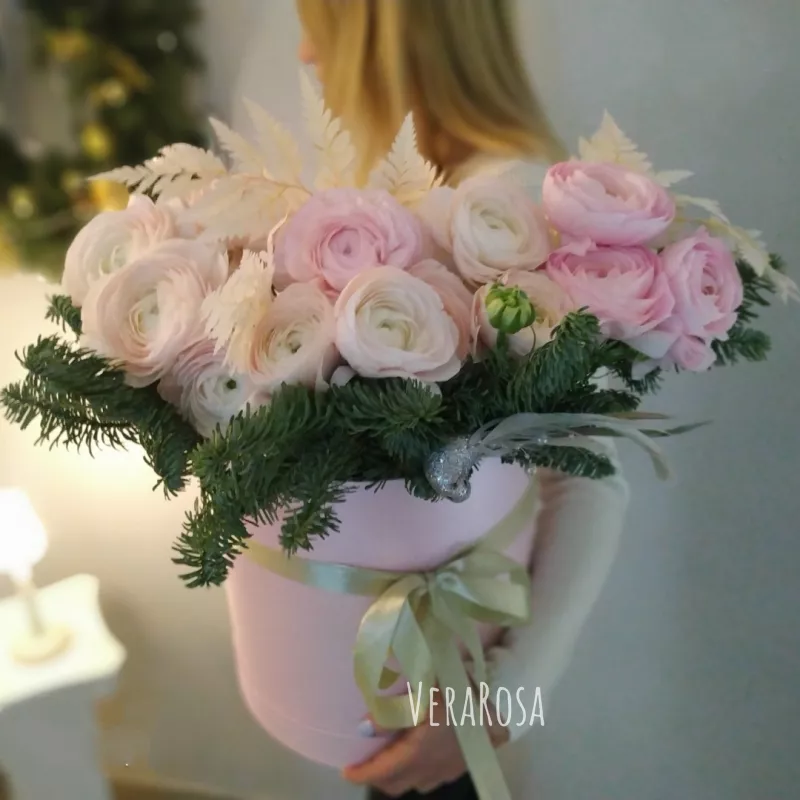 Цветочная коробка «Ранункулюсы»