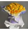 Шляпная коробка из  19 жёлтых роз
