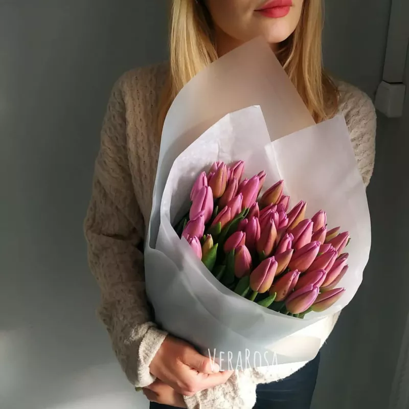 Букет с тюльпанами «Монобукет Лавандовые тюльпаны 51шт»