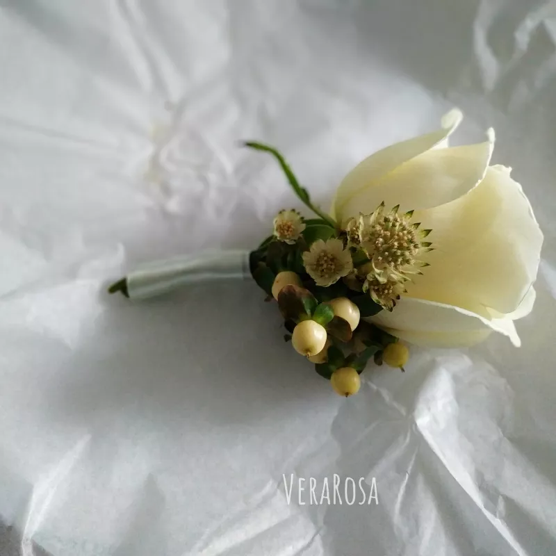 Букет невесты из белых роз «Изабелла» 2