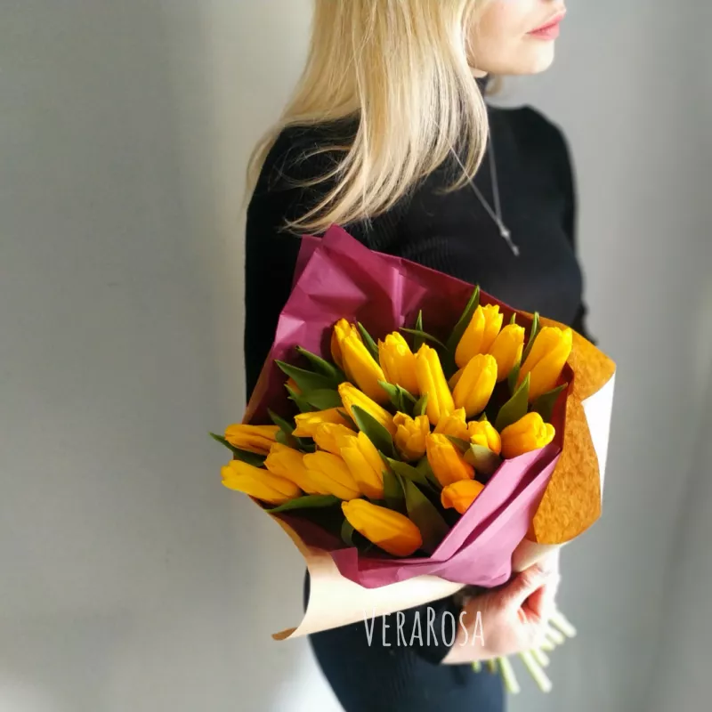 Букет из 25 тюльпанов «Весенний лучик»