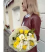 Розы с эустомами «Радуга» 1