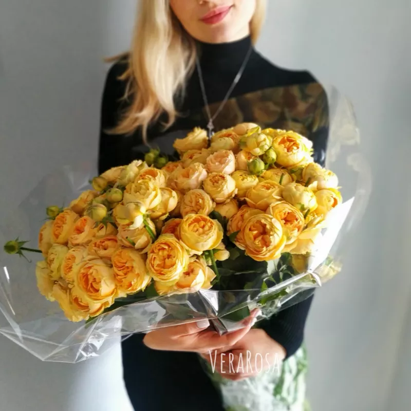 Букет с желтыми розами «Пион» 2
