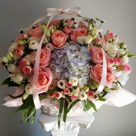 Цветы в корзине Кэти от интернет-магазина «VeraRosa»