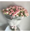 Нежный букет из 19 кустовых роз 