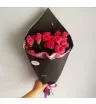Кустовые розы в крафтовой упаковке 1