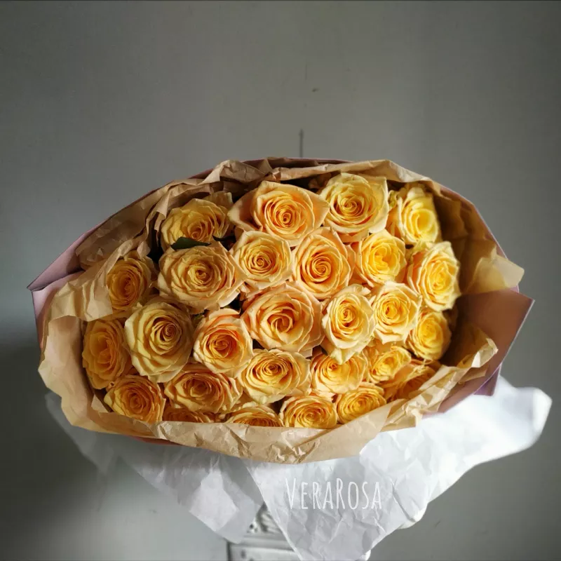 Кремовые розы VeraRosa 29шт